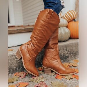 Stylish Tan Knee-High Women's Cowboy Boots - size 8